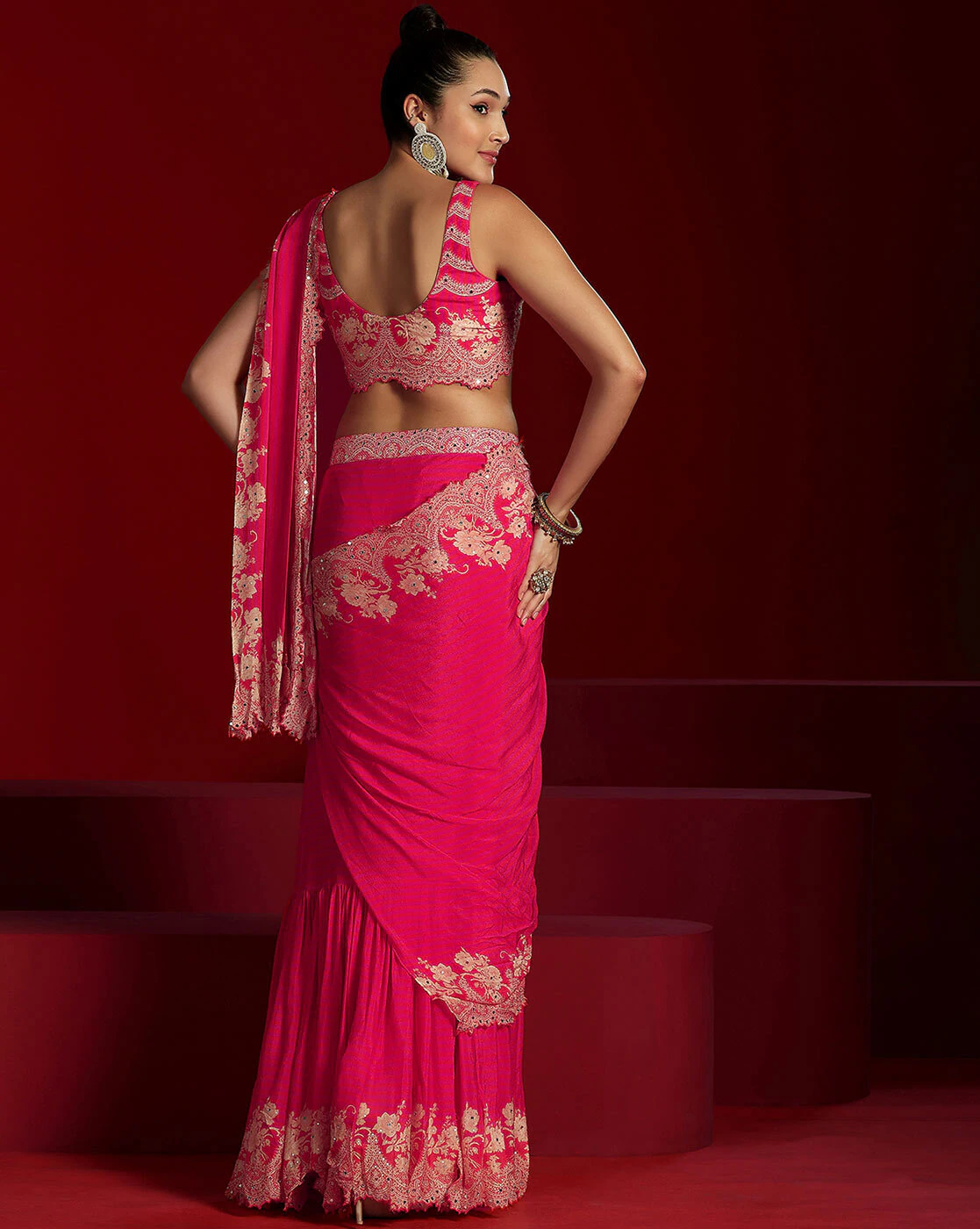 -1117Wx1400H-700819403-pink-MODEL4